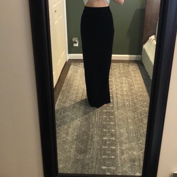 Cache velvet black floor length skirt. - Picture 3 of 4